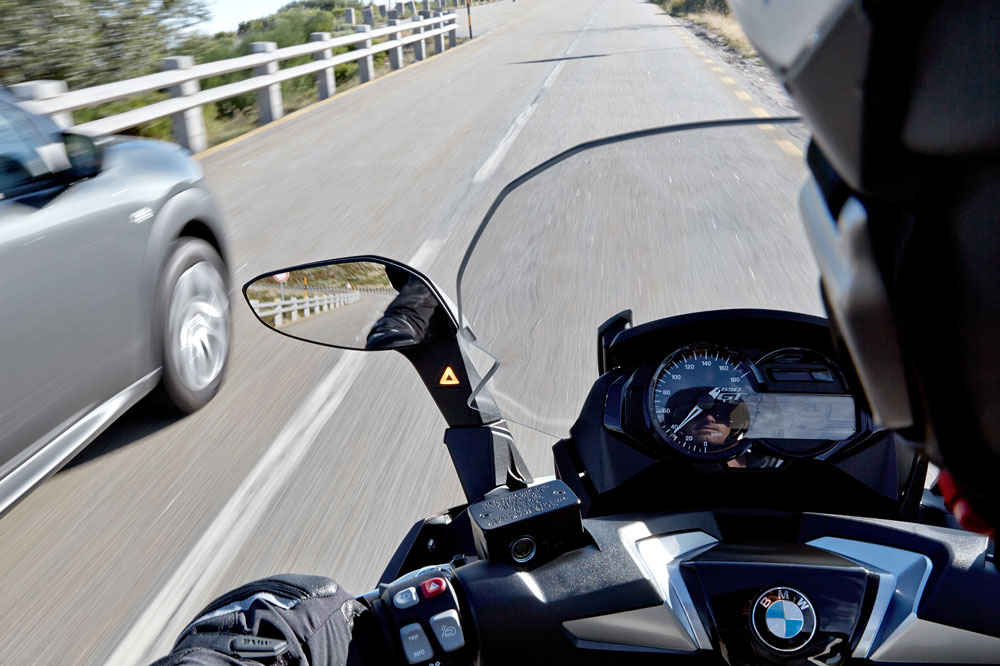 Side View Assist en los scooter BMW