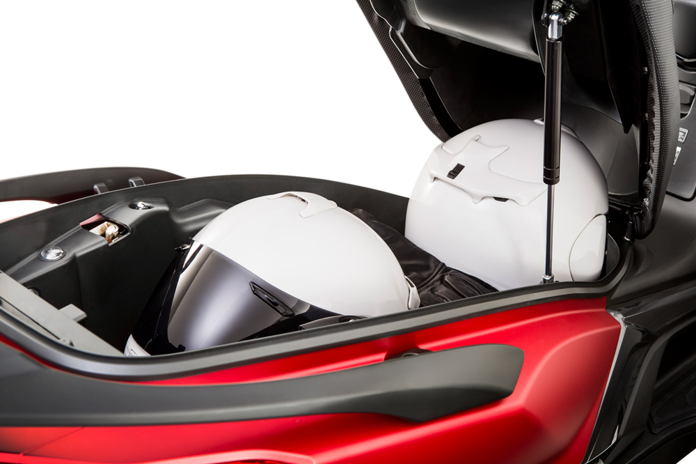 KYMCO Super Dink 2017 Hueco Asiento