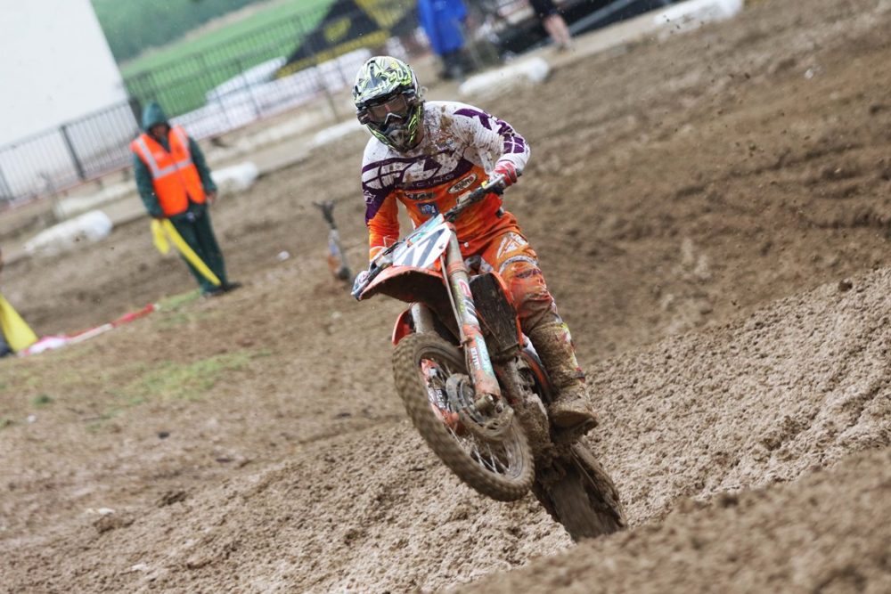 Motocross: Butrón, Larrañaga, Lucas y Congost dominan en Bellpuig