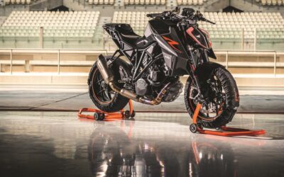 KTM impulsa su división de motocicletas de competición