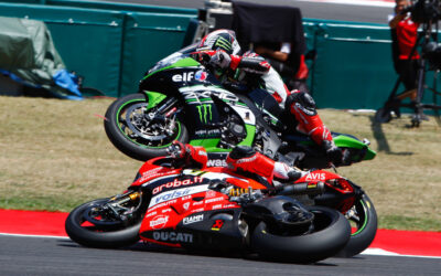 Sykes y Melandri se llevan las victorias en SBK Misano. Grave caída de Davies