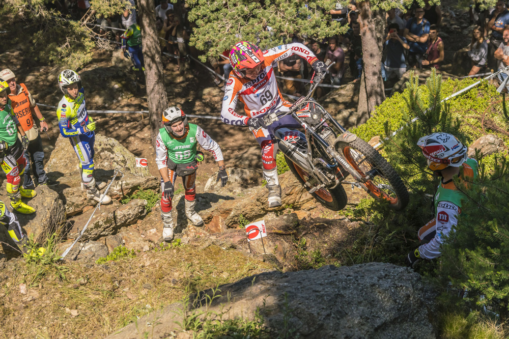 Jaime Busto se estrena en el podio del Mundial de Trial en segunda posición en Andorra