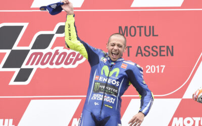 Rossi vuelve a colocar el mundial al rojo vivo