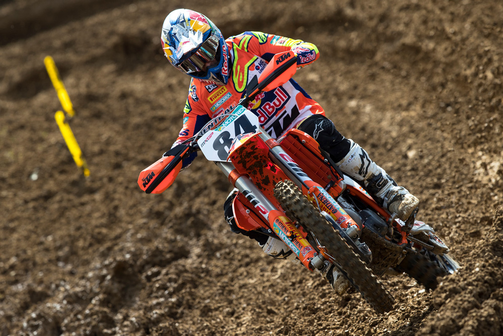 Jeffrey Herlings logró la victoria combinada en MXGP en Francia
