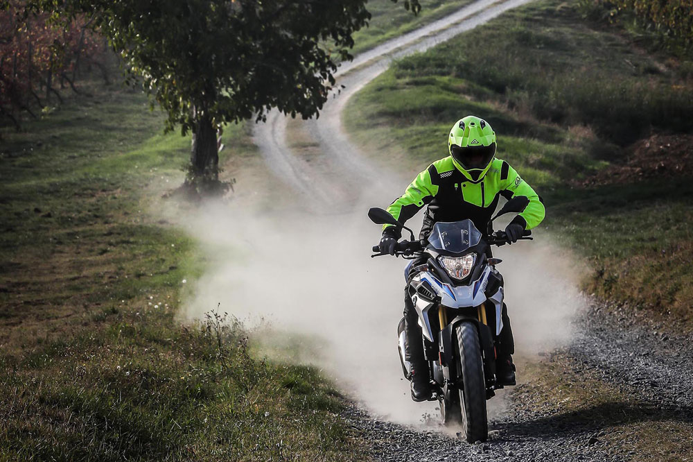 Acerbis: todas sus novedades en ropa y accesorios para la moto