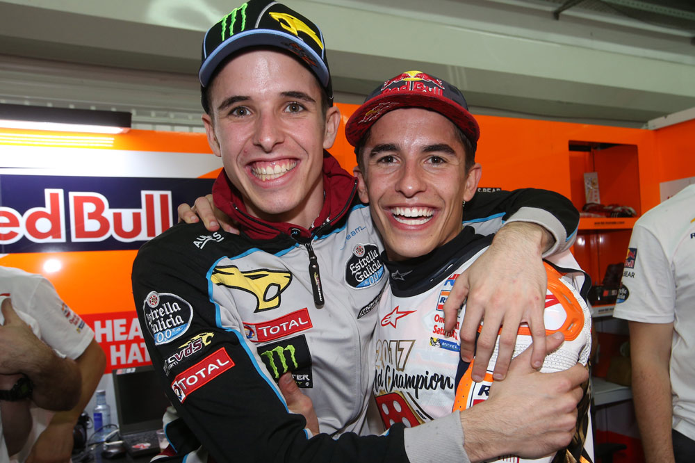 Marc y Alex Márquez tras el Gran Premio de Valencia 2017