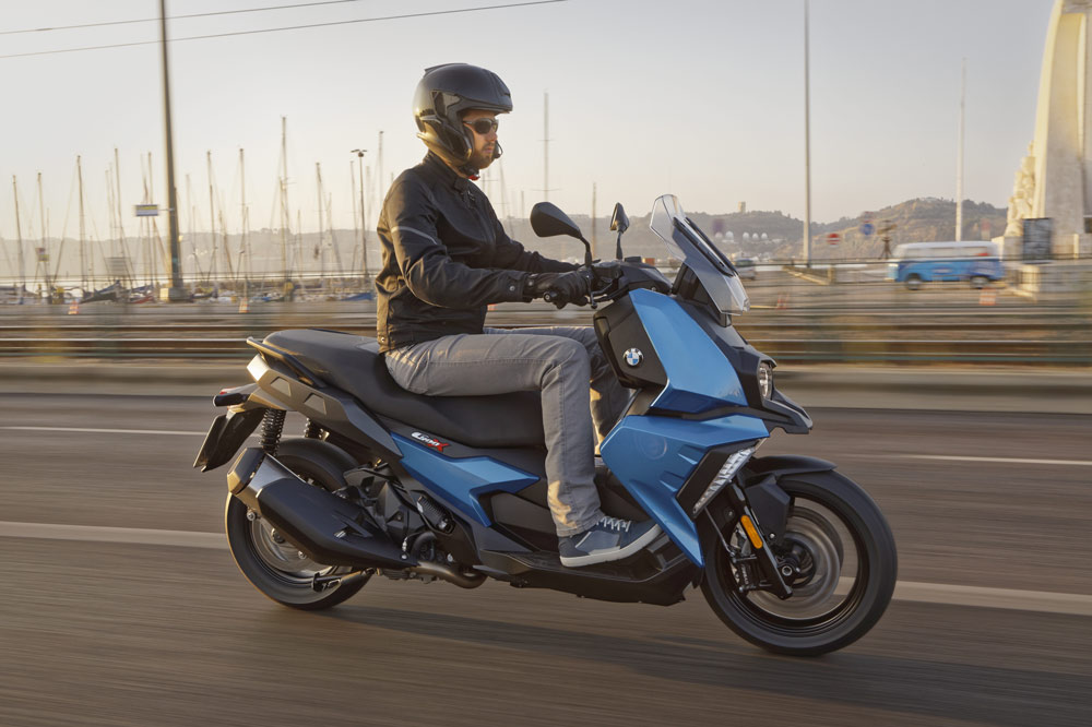 BMW C 400 X: El scooter medio alemán