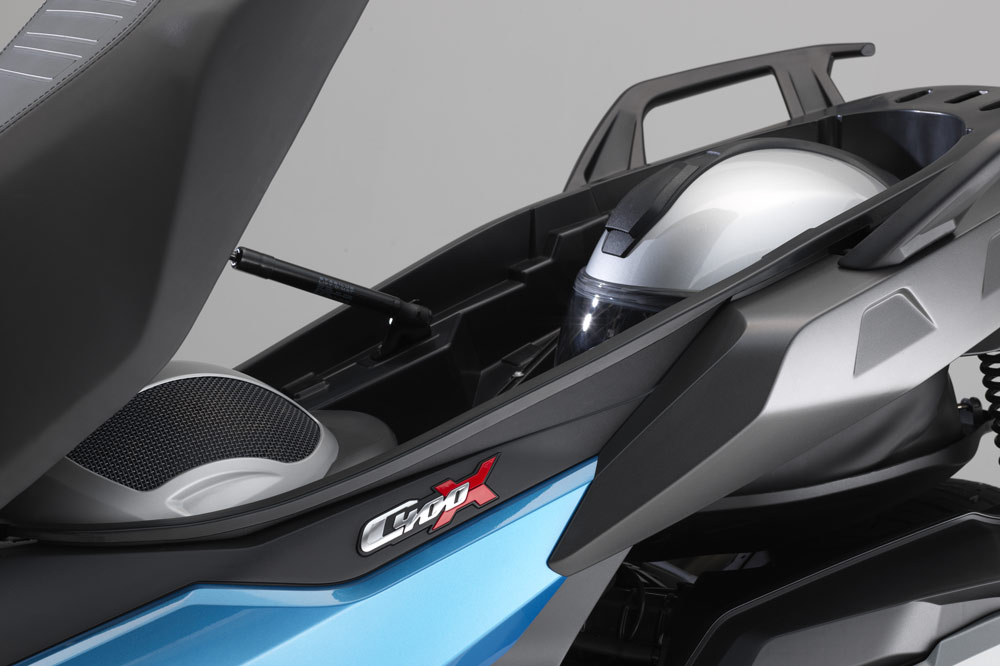 BMW C 400 X Scooter, hueco para el casco con flexcase