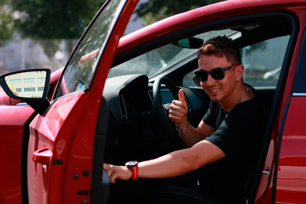 Jorge Lorenzo y su Seat León Cupra