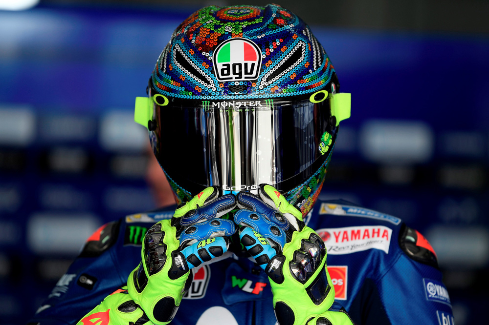 Valentino Rossi parece que ha encontrado el rumbo con una moto basada en la de 2016 y mejoras en el motor