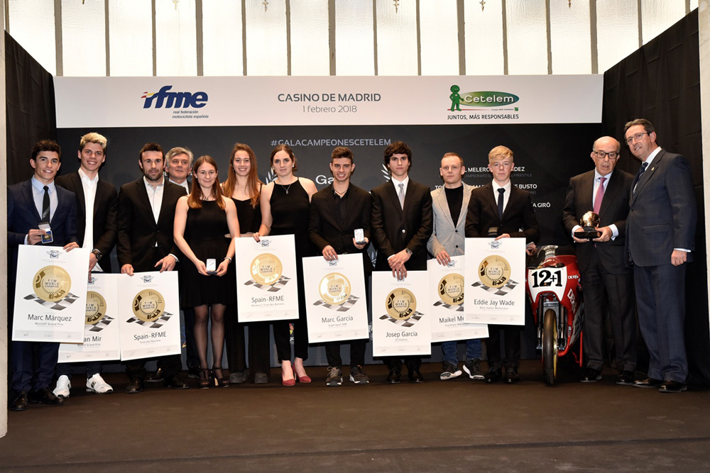 La RFME rinde homenaje a los campeones del mundo de motociclismo