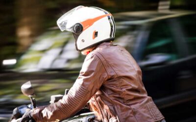 Adelántate al verano con el casco jet DJ10-2 de Astone