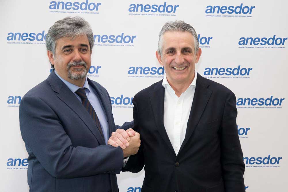 César Rojo con su sucesor en la presidencia de Anesdor, Víctor González