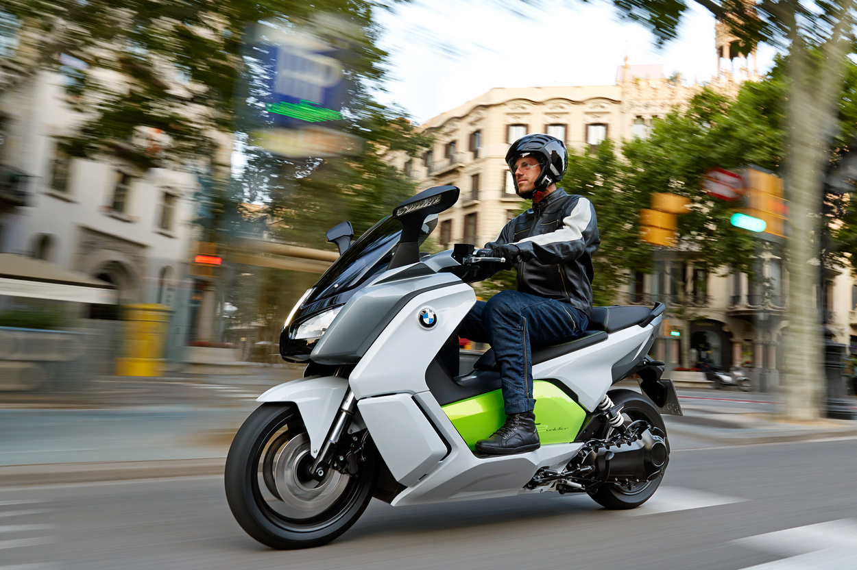 Las motos ya tienen distintivos medioambientales