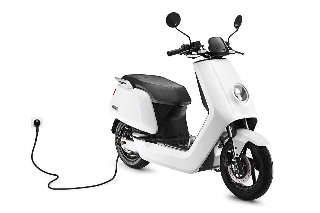 Como comprar y asegurar una moto o scooter electrico