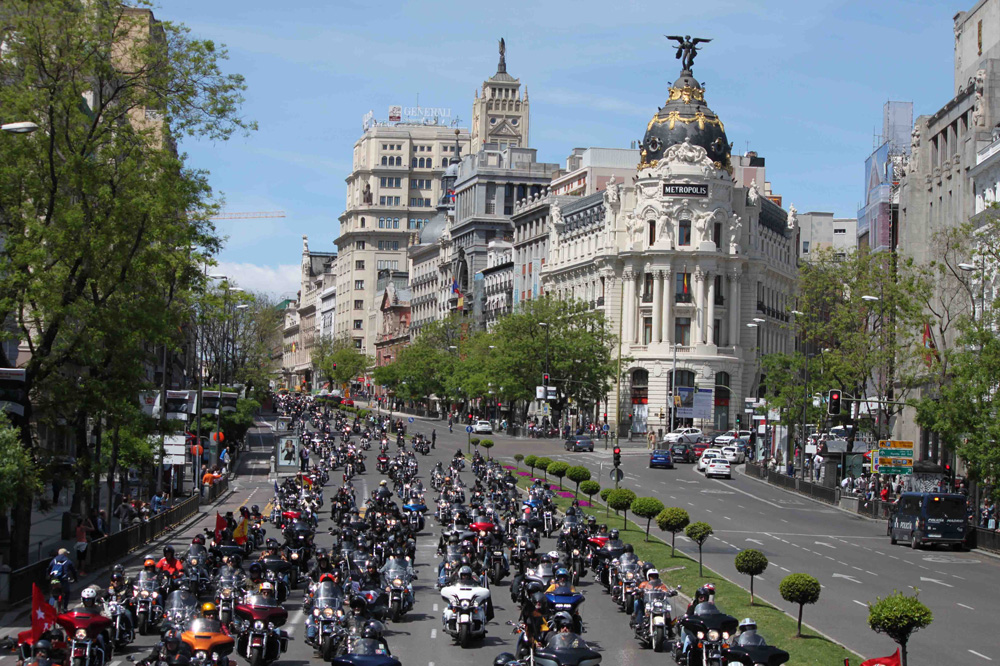 1.500 Harley Davidson por el centro de Madrid