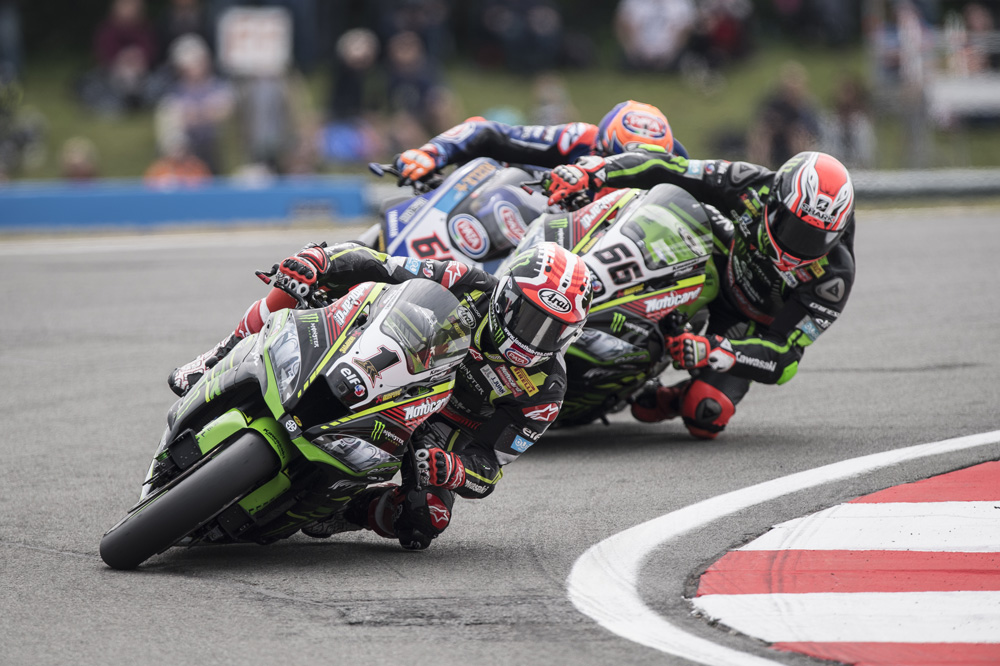 Jonathan Rea sigue lider del Mundial SBK tras la prueba de Donington
