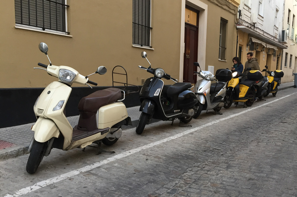 Madrid no permitirá el uso de motocicletas antiguas en situaciones de alta contaminación