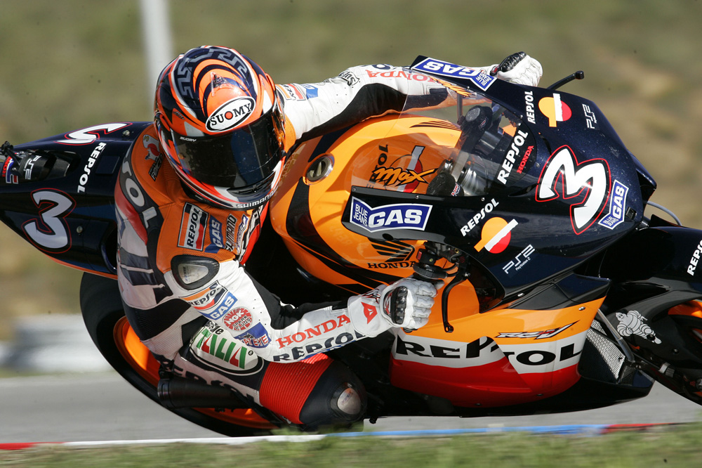 Max Biaggi durante su etapa en el equipo Repsol Honda
