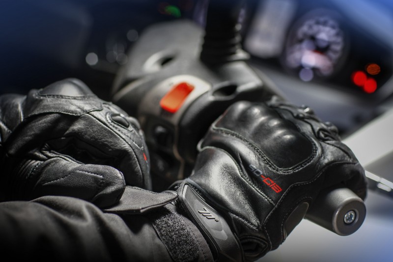 Guantes para moto con sistema Pro-Curve de Seventy Degrees