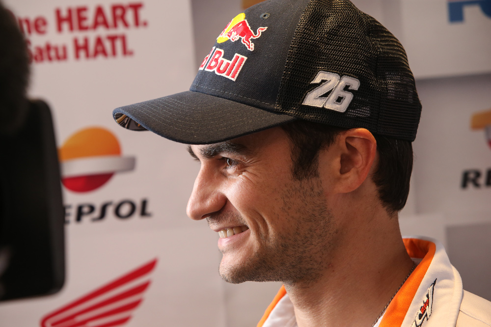 Dani Pedrosa cuelga el mono