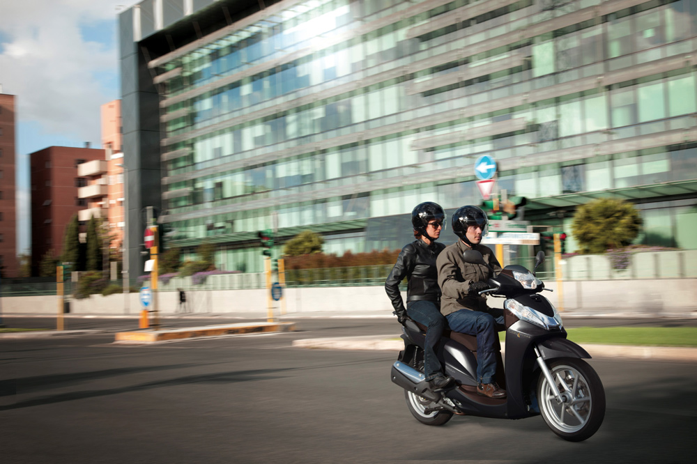 Barcelona podría tener carriles moto de acceso a la ciudad