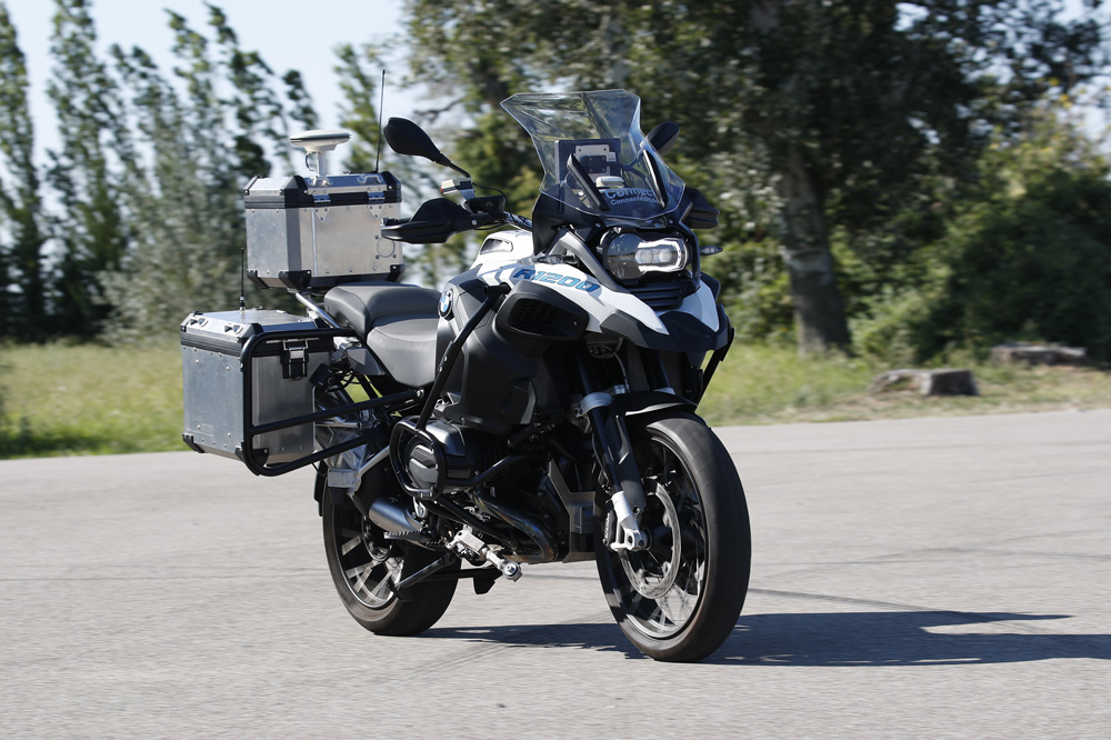 Una BMW R 1200 GS que se conduce sola
