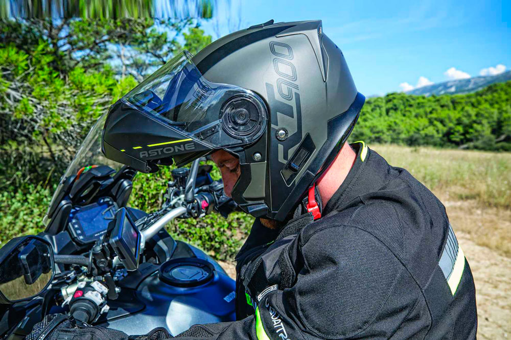 Casco abatible RT900 de Astone Helmets