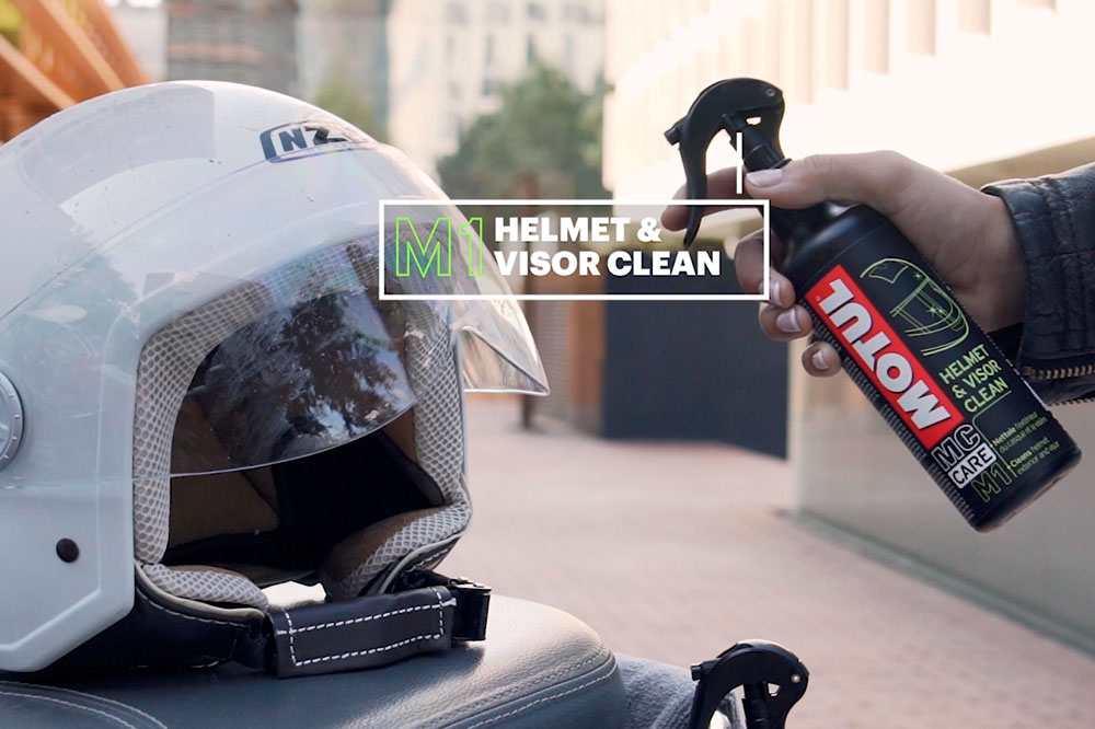 Limpiador casco y visera de Motul