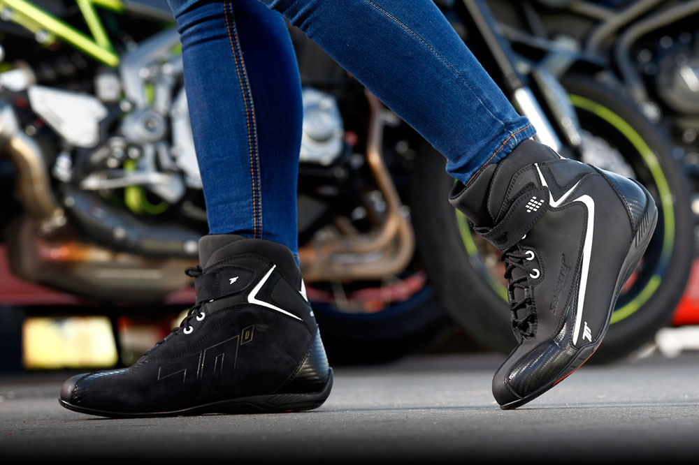 El equipamiento en la moto es una de las medidas que quiere mejorar la DGT