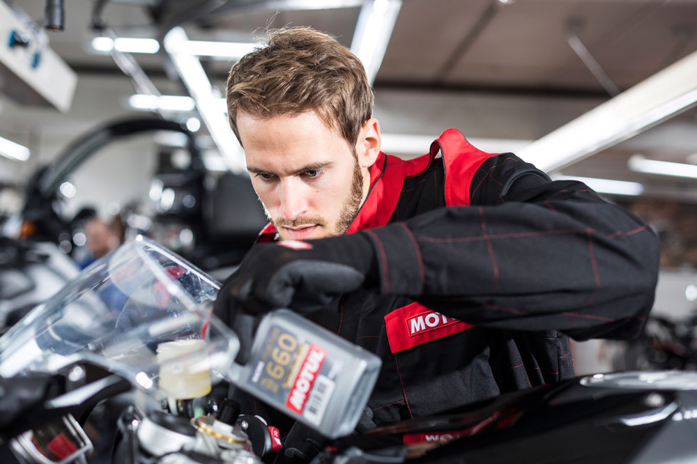 El líquido de frenos en nuestra moto: ¿Cual es el DOT adecuado?