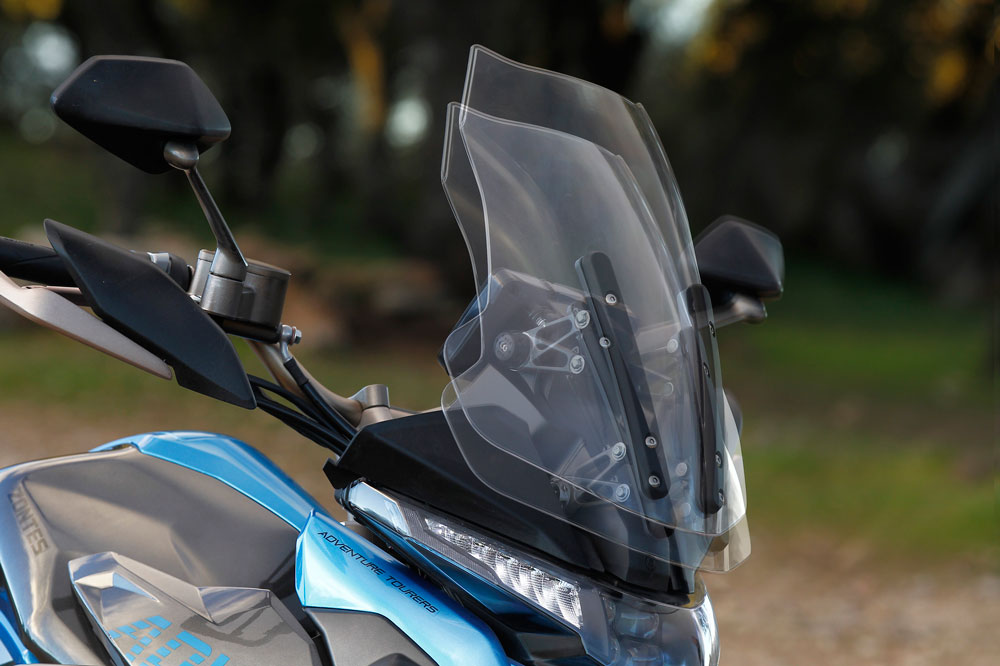 Pantalla regulable en altura de la Zontes T 310