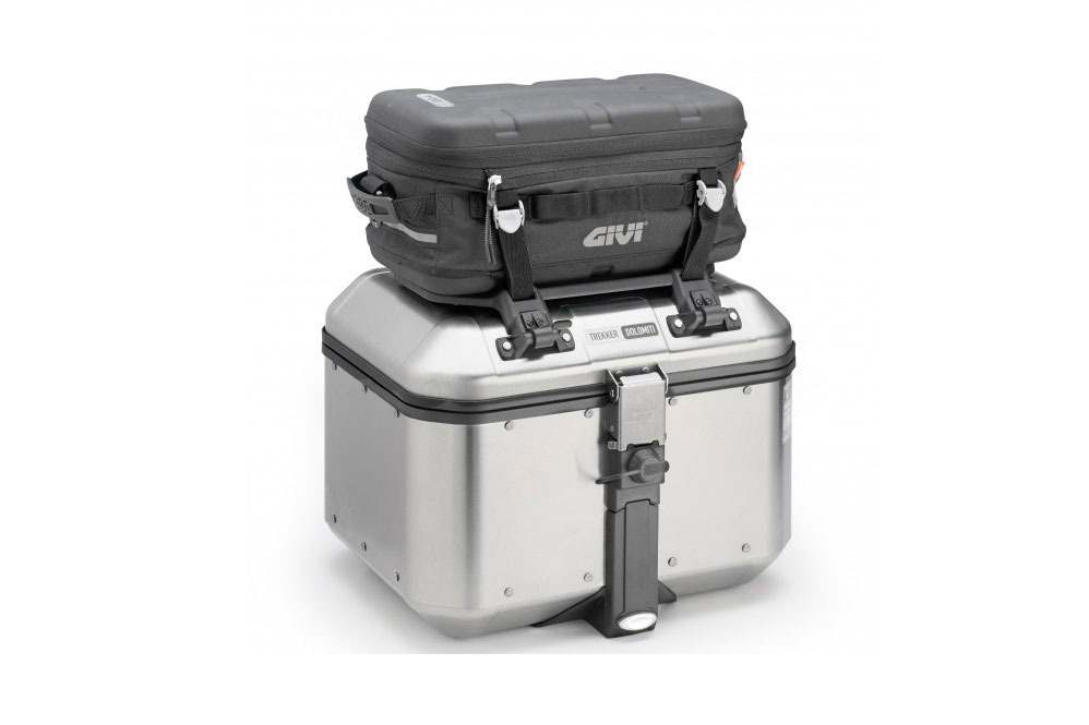 Mini portaequipajes E165 más UT807B de Givi