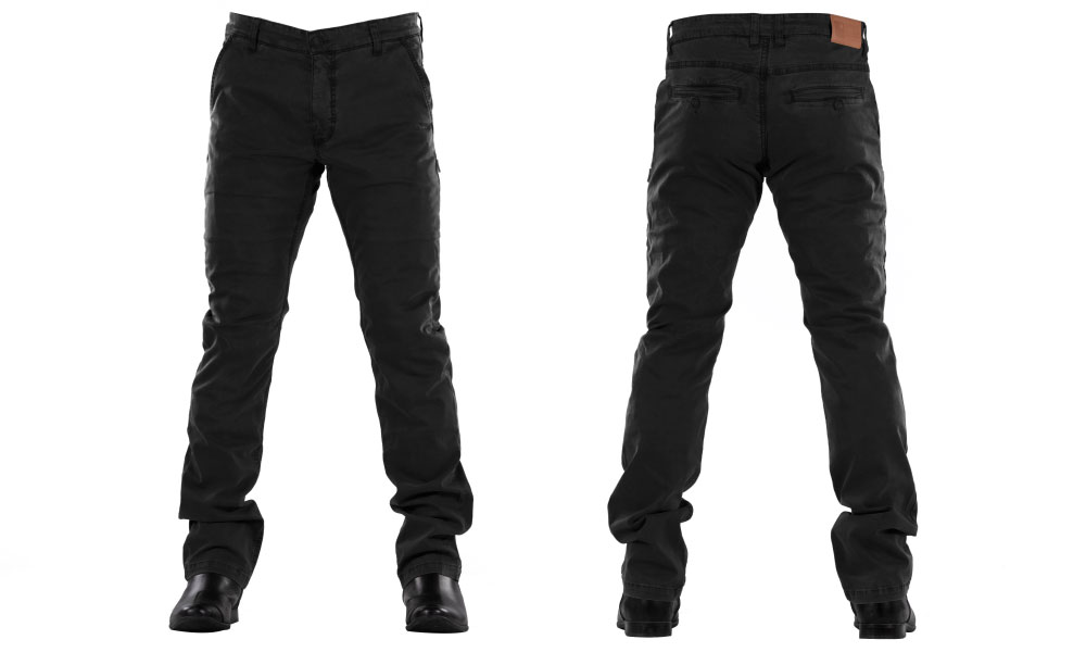 Pantalón chino de Overlap en negro