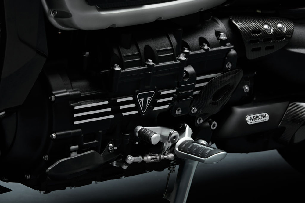 El poderoso motor de tres cilindros de la Triumph Rocket 3 destaca, sobre todo, por las exageradas cifras de par