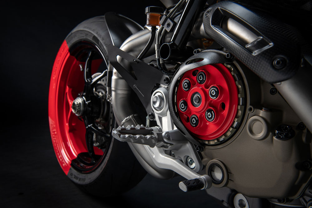 La Ducati Hypermotard 950 cuenta con elementos inspirados en MotoGP