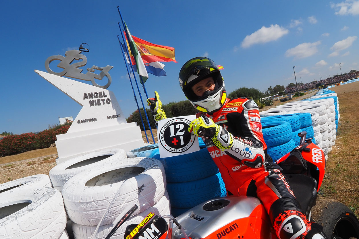 Alvaro Bautista homenajea al maestro nieto por su 12+1 victorias en lo que llevamos de temporada del Mundial SBK