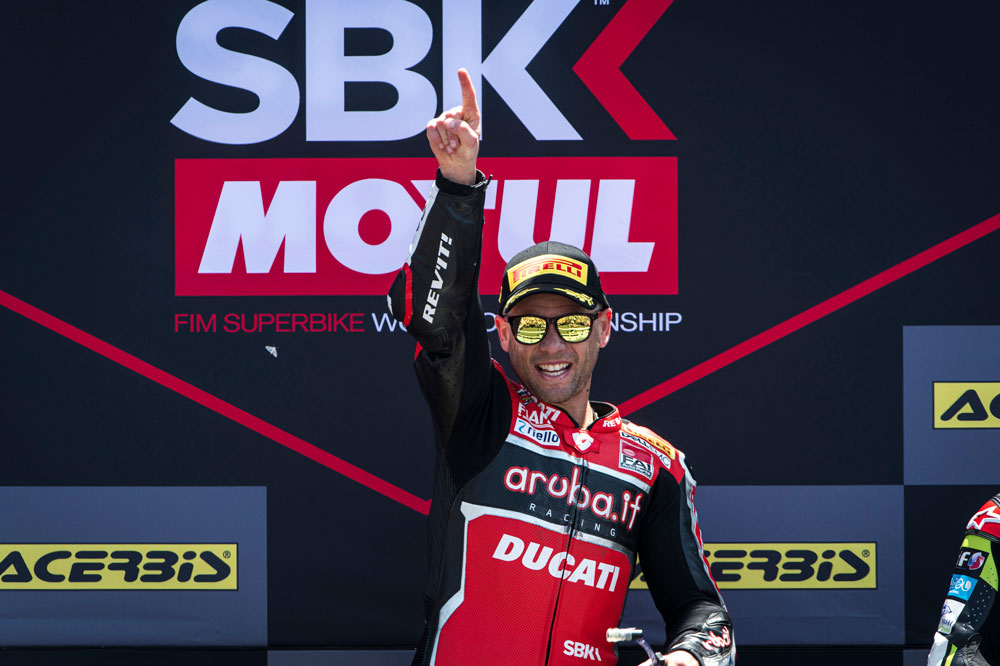 Alvaro Bautista, victoria en la primera carrera y Superpole de la carrera de SBK disputada en el Circuito Angel Nieto de Jerez