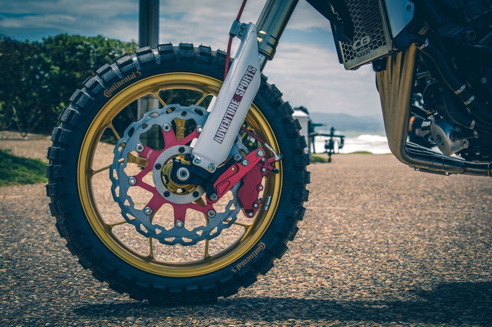 La horquilla de la Honda Africa Twin Four es la de una CRF 450