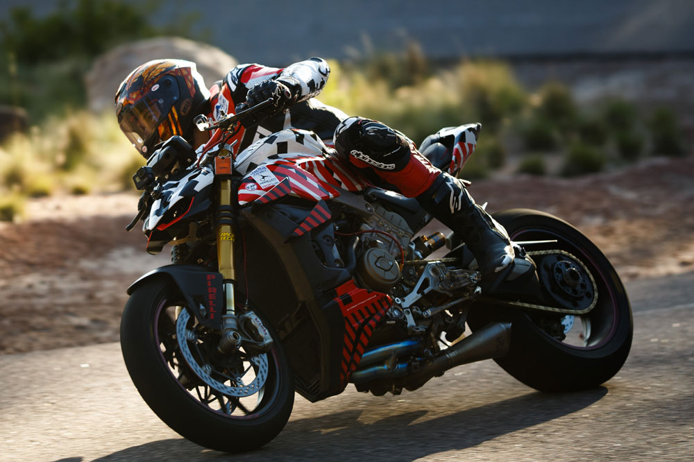 Carlin Dunne sobre la Ducati Streetfighter V4 Prototipo