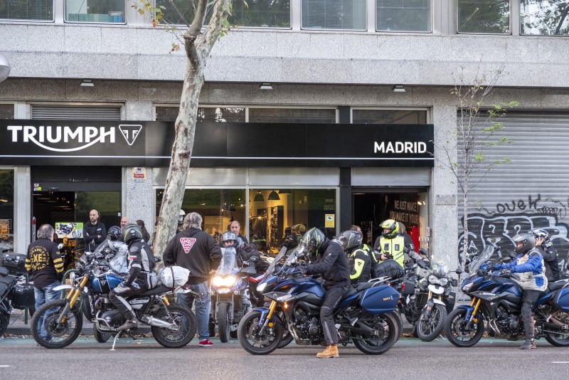 Llegada a Madrid del Coast2Coast Triumph 2019