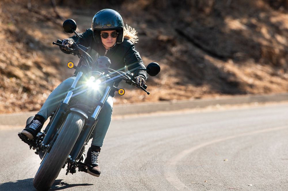 La Honda Rebel 500 tiene un tamaño adecuado sea cual sea tu talla