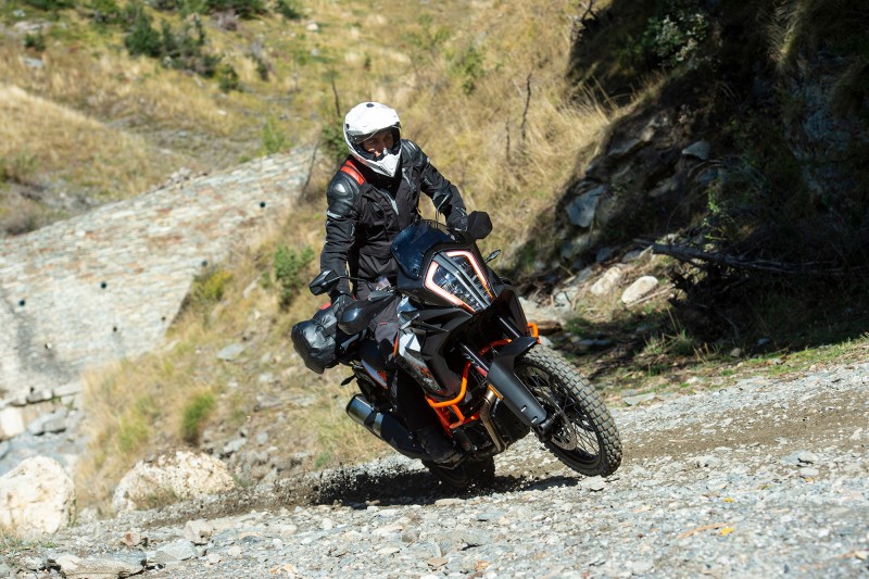 Chaqueta J-Zero, pantalón P-Zero y guantes G-Zero de T.ur