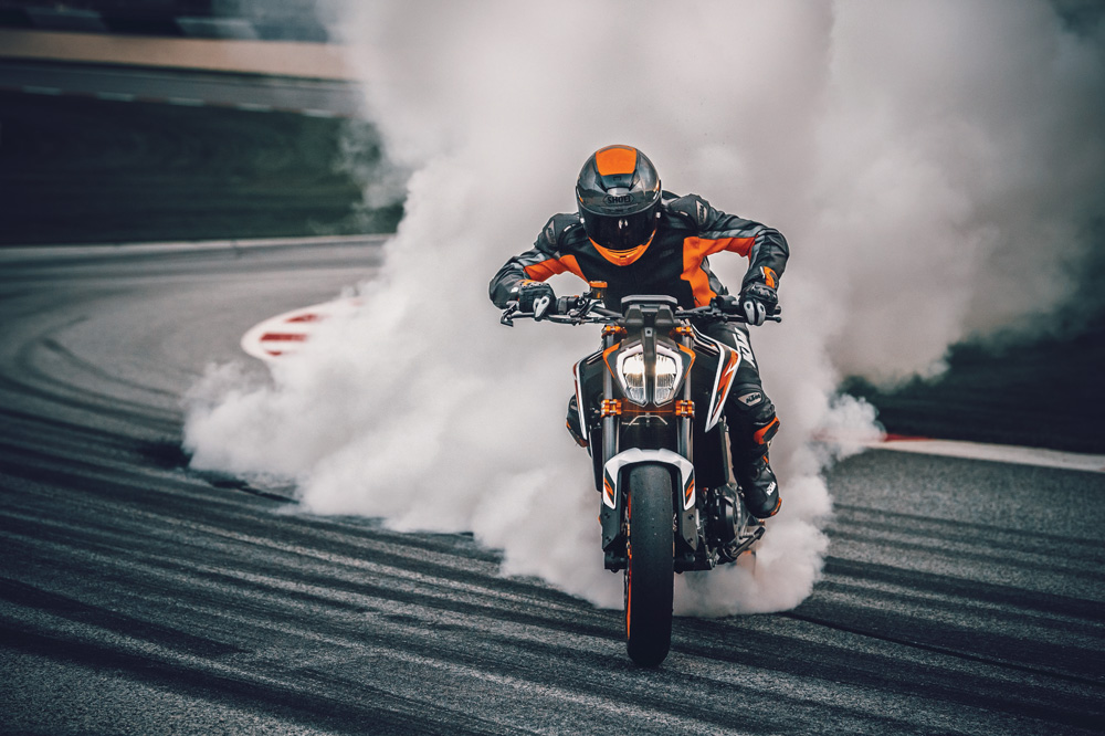 KTM 890 Duke R 2020: La opción más deportiva