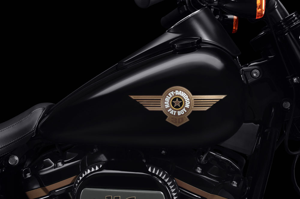 Nuevo emblema 30 Aniversario de la Harley Davidson Fat Boy