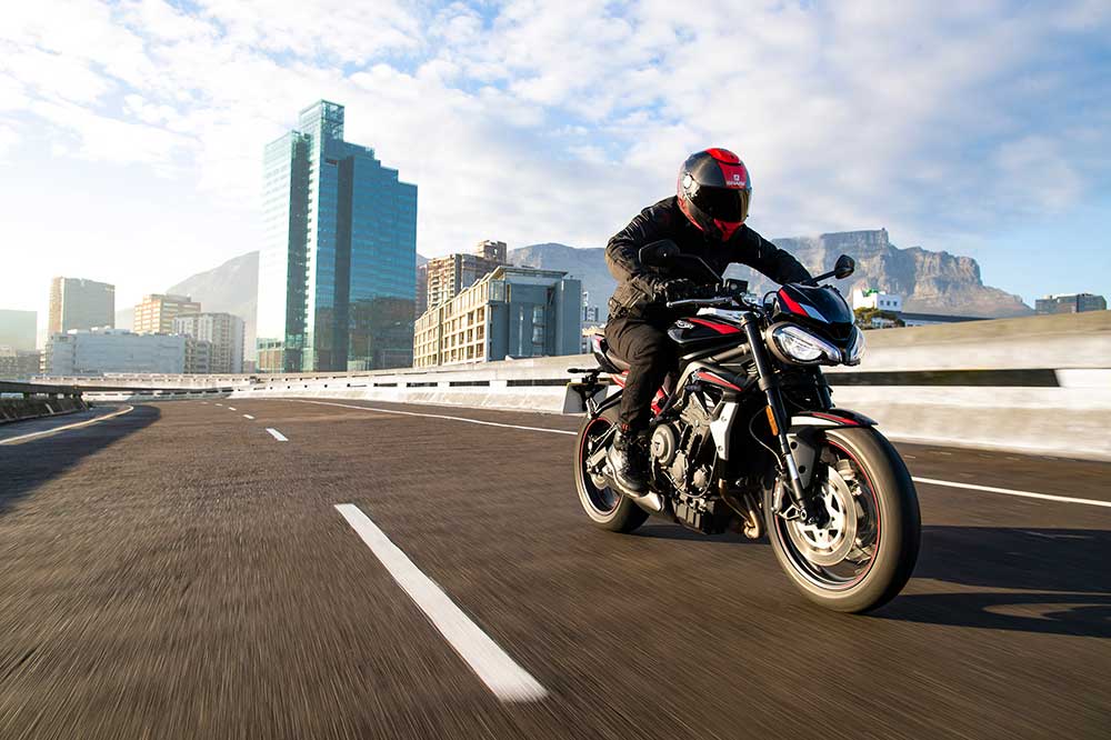 La Triumph Street Triple R 2020 estrena algunos detalles estéticos sin perder sus señas de identidad