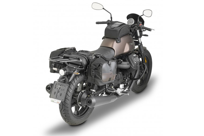 MOTO GUZZI V7 III con conjunto de bolsas blandas serie Corium de Givi