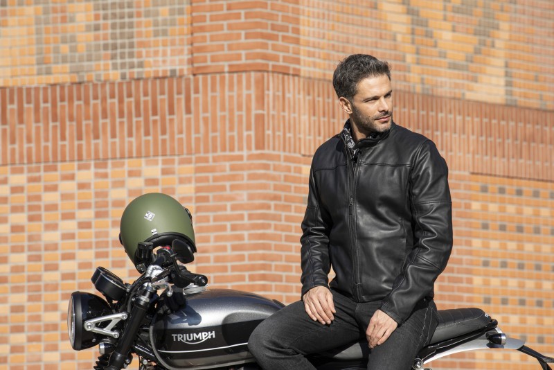 Nuevas chaquetas y guantes de piel de Tucano Urbano