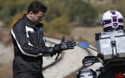 Seventy Degrees nos da 5 claves para elegir los guantes de moto