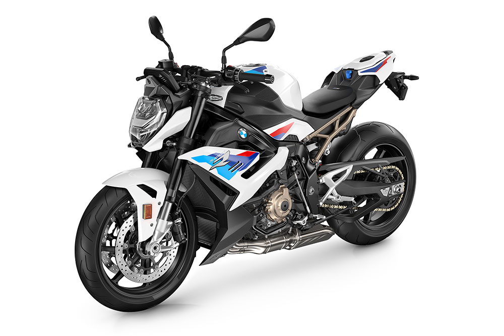 La BMW S 1000 R la tienes en tres acabados diferentes, este esta es la decoración más deportiva